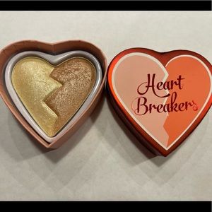 I ❤️ Heart Revolución Heartbreaker’s Highlighters Color Wise  Brand New ..